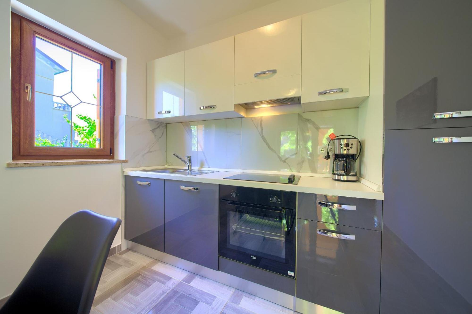 Apartment Bazina - Airconditioning, Parking, 500M From The Beach Крк Экстерьер фото