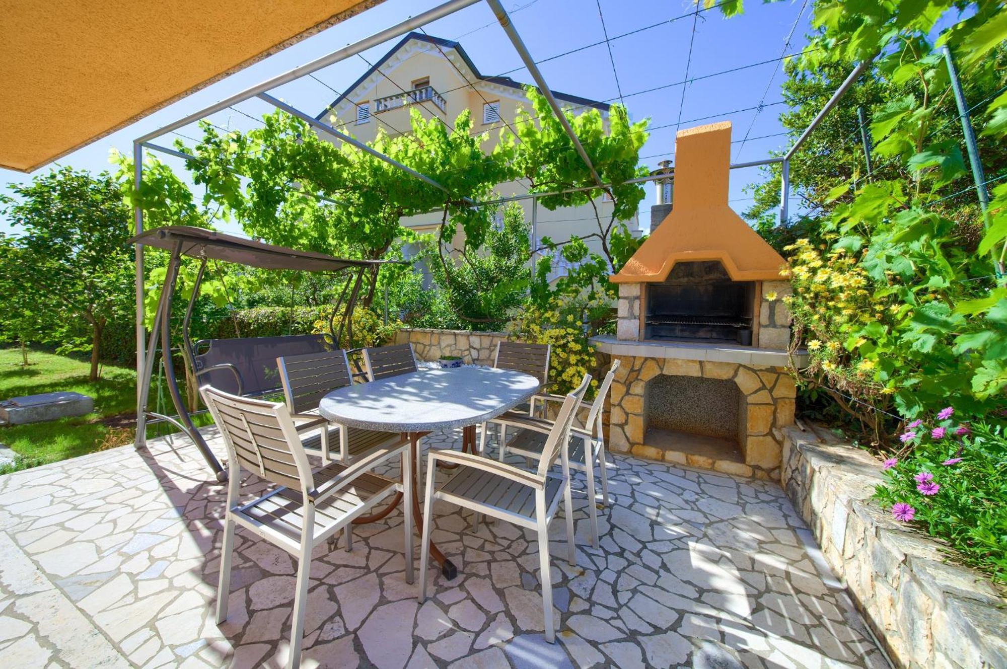 Apartment Bazina - Airconditioning, Parking, 500M From The Beach Крк Экстерьер фото