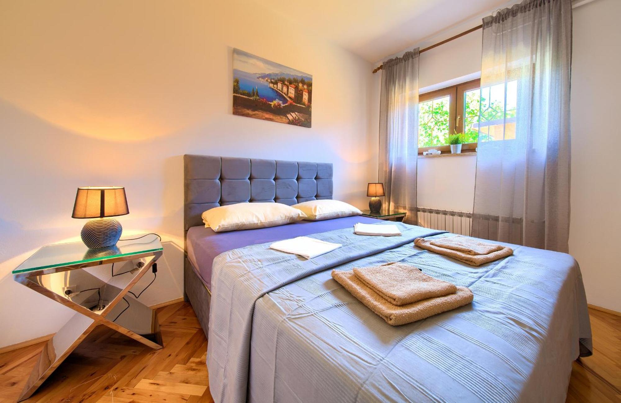 Apartment Bazina - Airconditioning, Parking, 500M From The Beach Крк Экстерьер фото